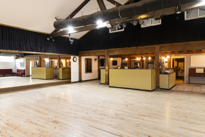 Le Studio Hop dispose d'un bar, lieu de rencontre et de partage, école de danses swing à Toulouse